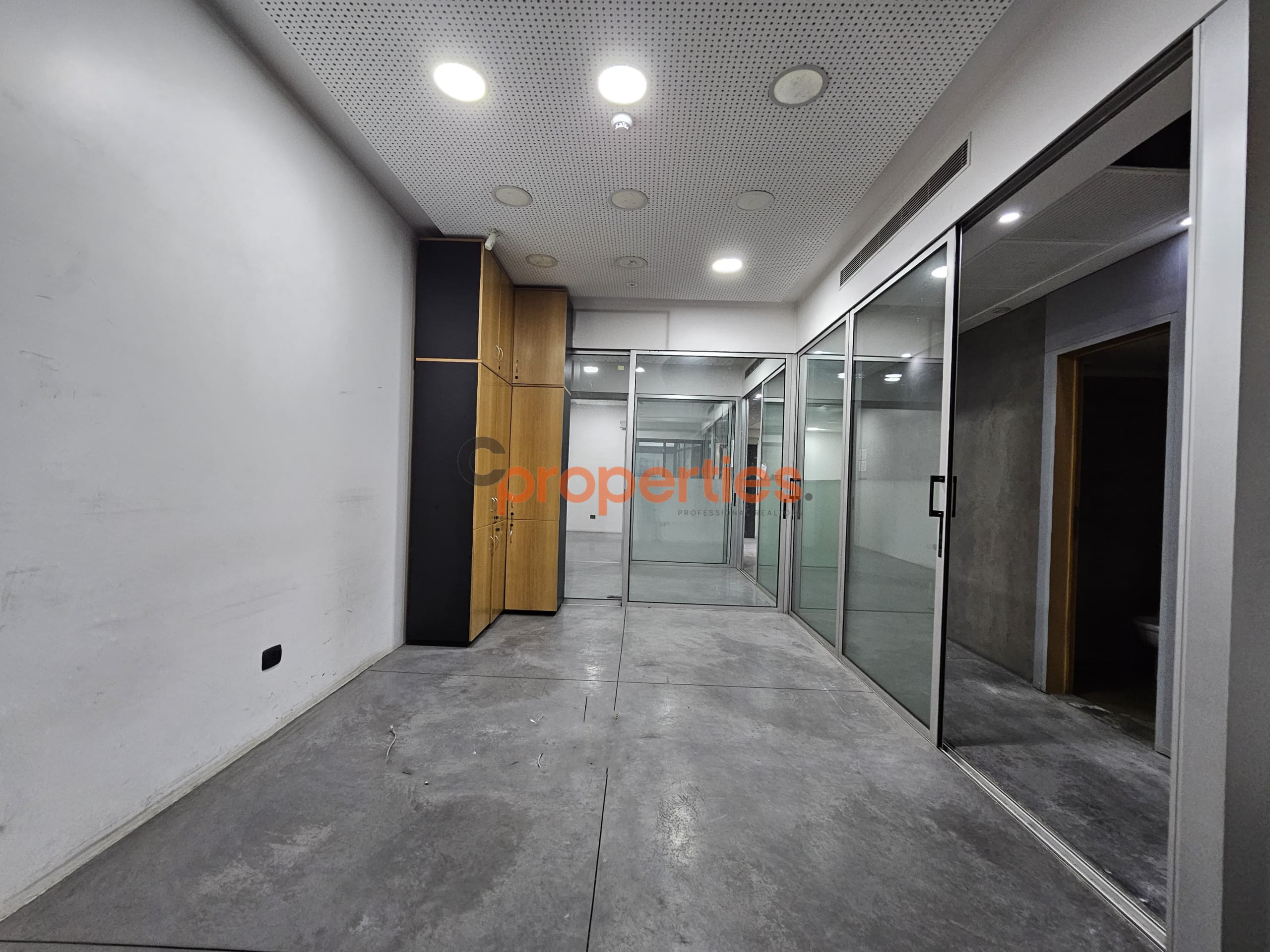 38306084-dd97-40a5-be7e-6a736483c1ab